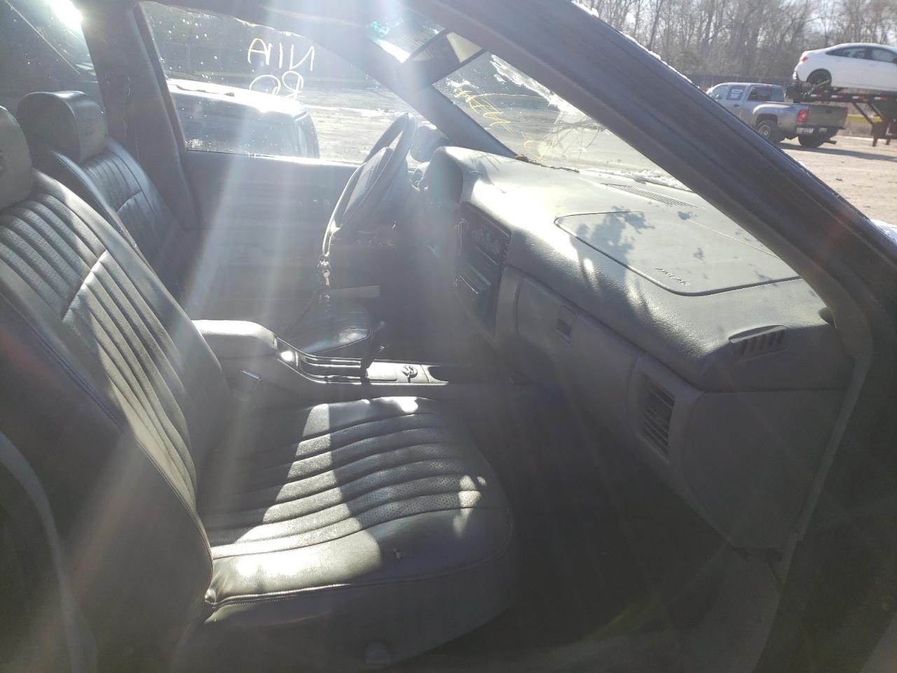 Photo 5 from auction – 1996 CHEVROLET CAPRICE / with VIN 1G1BL52P4TR187453
