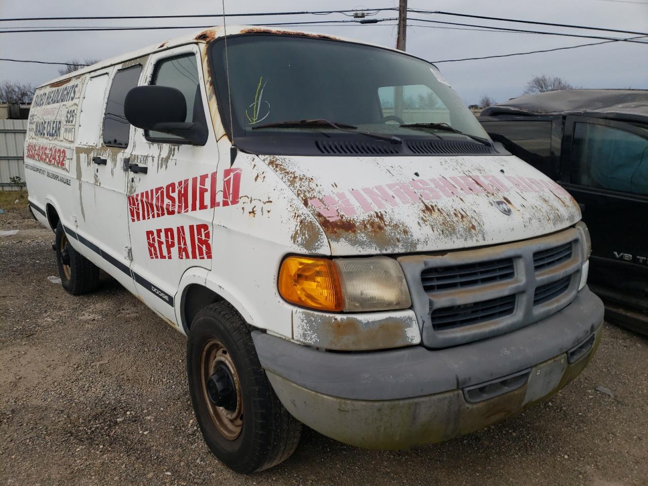 DODGE RAM VAN B3 2000 with VIN 2B7LB31Z5YK130646 - Photo from auction