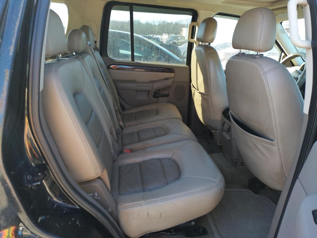 Photo 6 from auction – 2003 FORD EXPLORER with VIN 1FMZU65W93UB76615