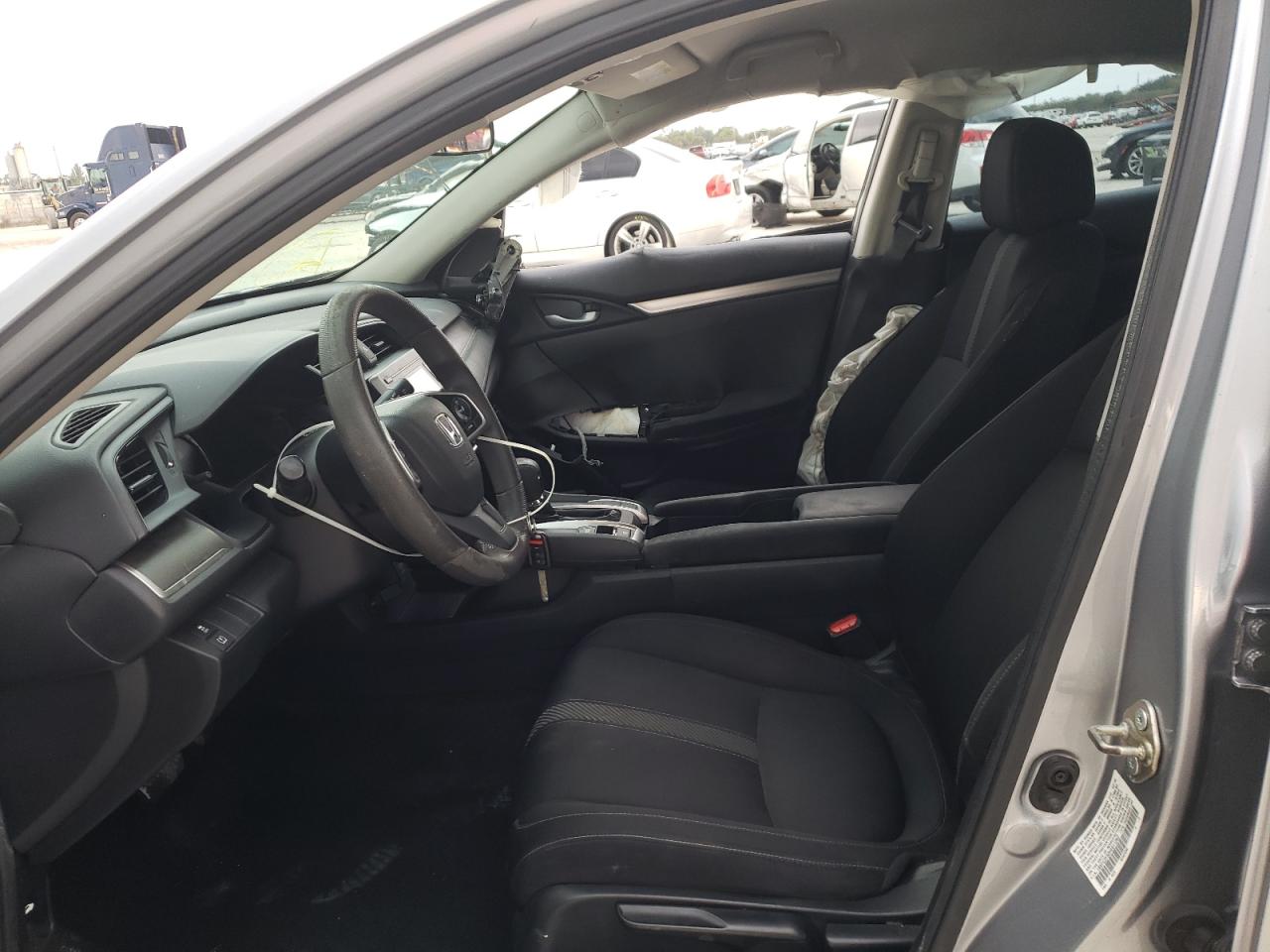 Photo 15 from auction – 2017 HONDA CIVIC LX with VIN 19XFC2F52HE011262
