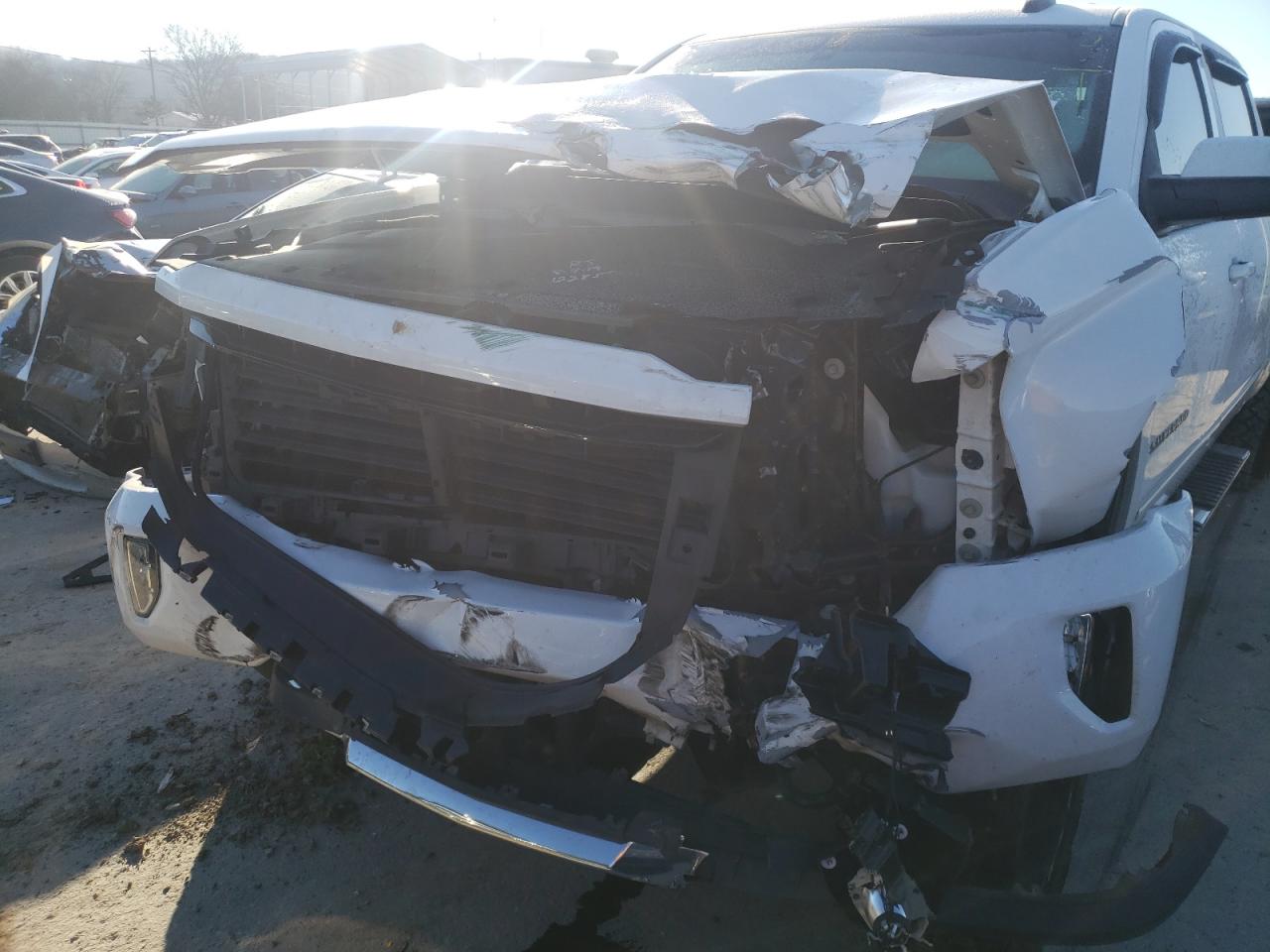 Photo 9 from auction – 2018 CHEVROLET SILVERADO with VIN 3GCUKREC6JG377660