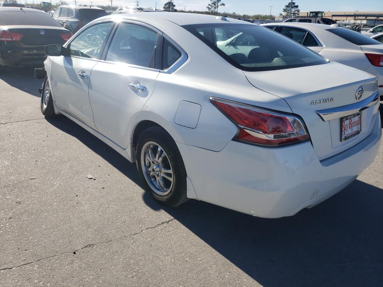 Photo 3 from auction – 2015 NISSAN ALTIMA 2.5 with VIN 1N4AL3AP9FN339284