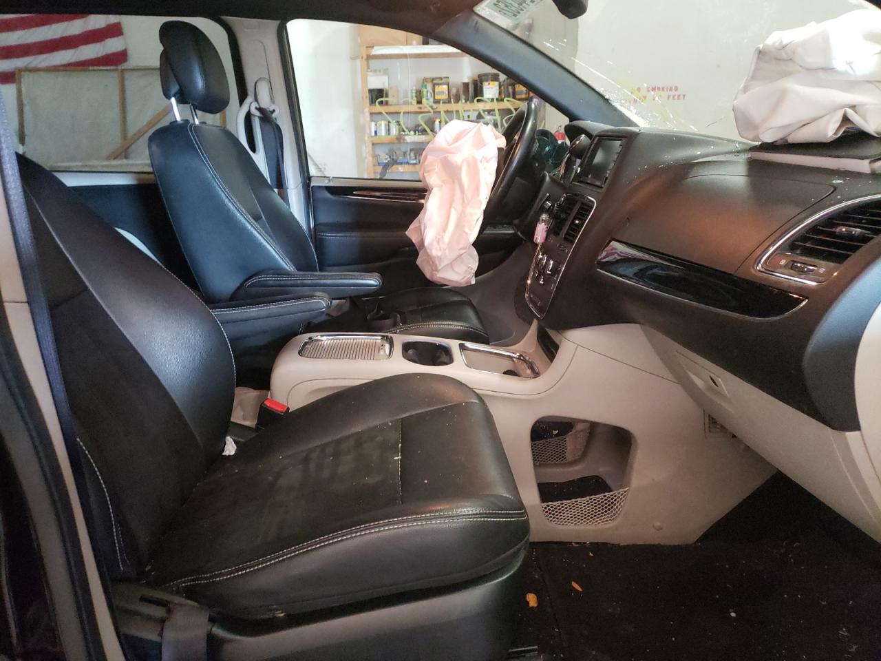 Photo 5 from auction – 2019 DODGE GRAND CARA with VIN 2C4RDGCG0KR647827