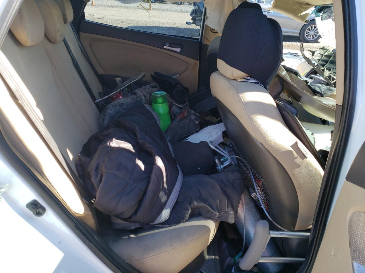 Photo 6 from auction – 2014 HYUNDAI ACCENT GLS with VIN KMHCT4AE3EU703741