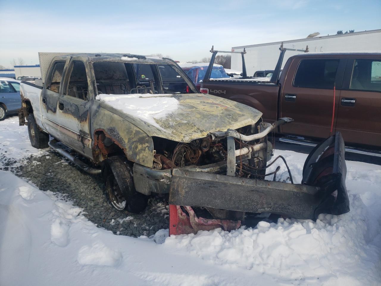 CHEVROLET SILVERADO 2003 with VIN 1GCHK23U53F235812 - Photo from auction