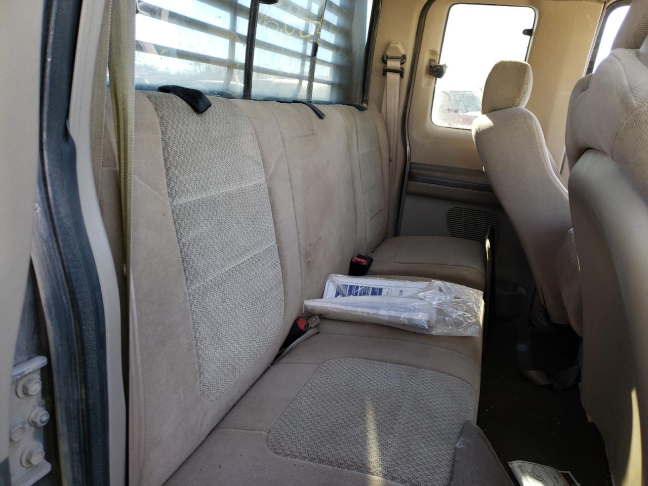 Photo 6 from auction – 2002 FORD F350 SUPER with VIN 1FDWX37F82EA88122