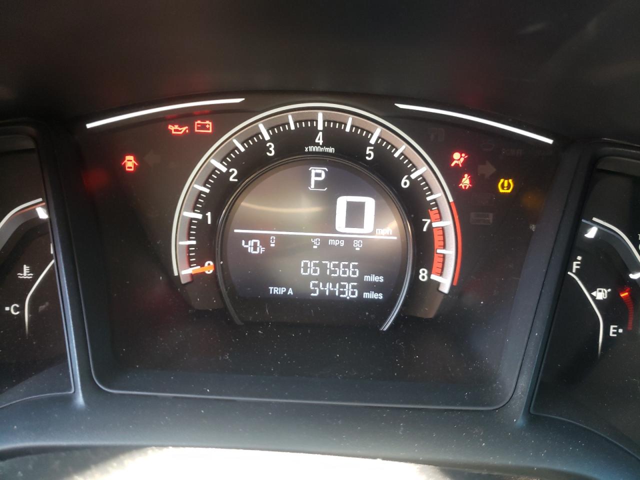 Photo 8 from auction – 2017 HONDA CIVIC LX with VIN 19XFC2F58HE037462