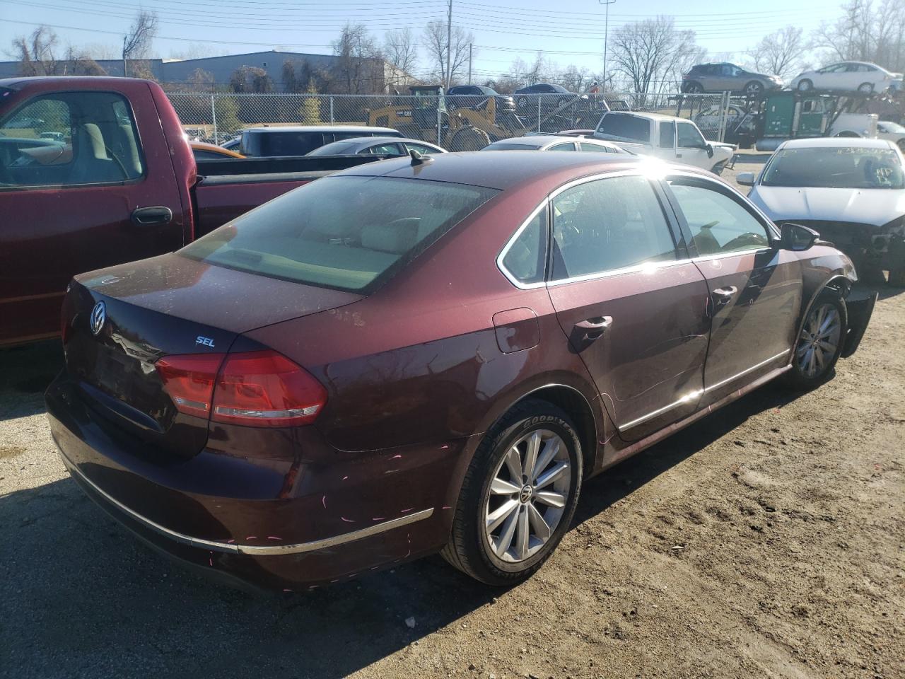 Photo 4 from auction – 2012 VOLKSWAGEN PASSAT SEL with VIN 1VWCP7A33CC043810