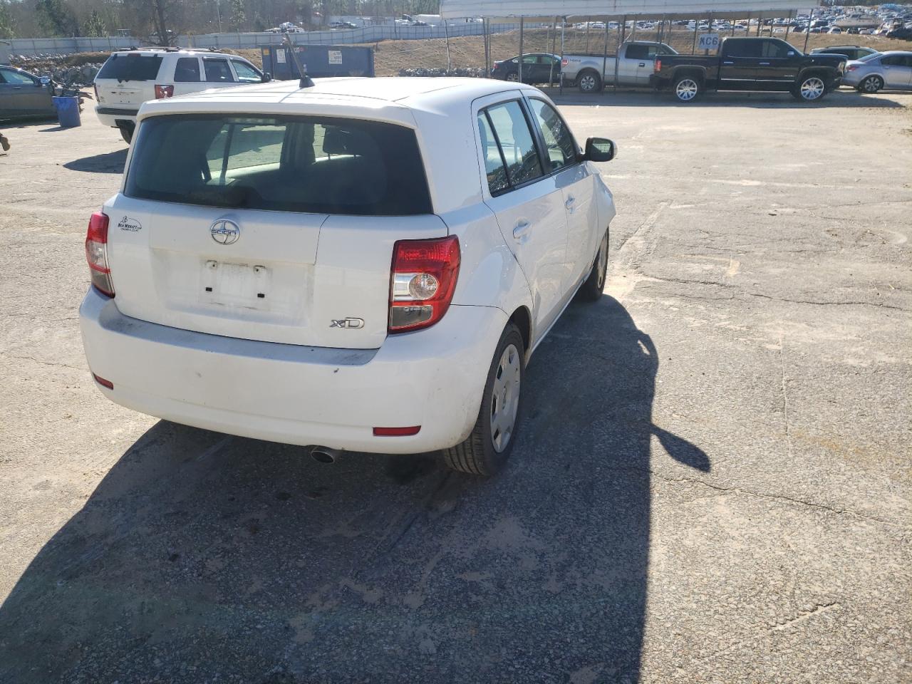 Photo 4 from auction – 2010 TOYOTA SCION XD with VIN JTKKU4B41A1004762