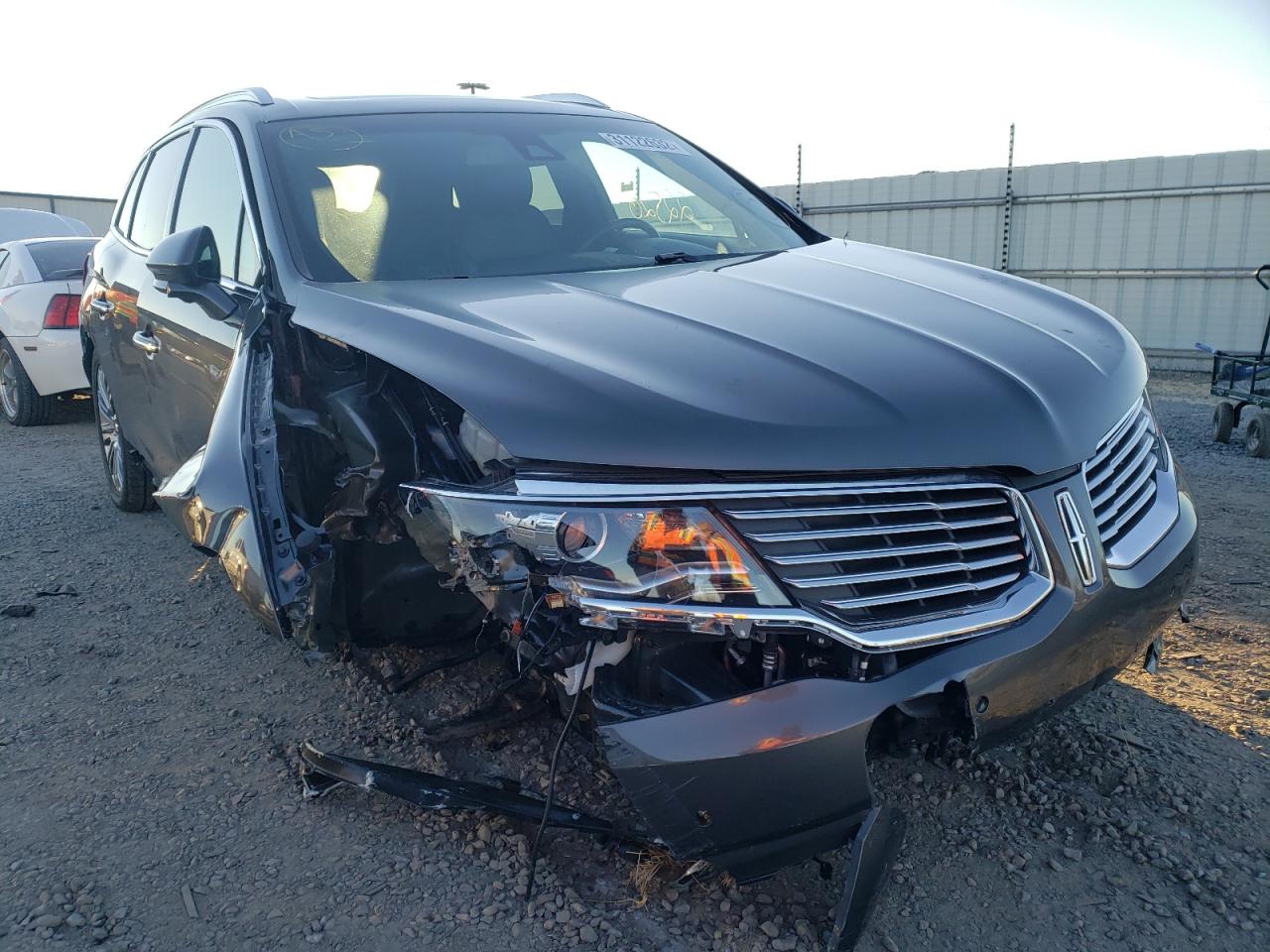 Photo 1 from auction – 2018 LINCOLN MKX RESERV with VIN 2LMPJ6LR1JBL47670