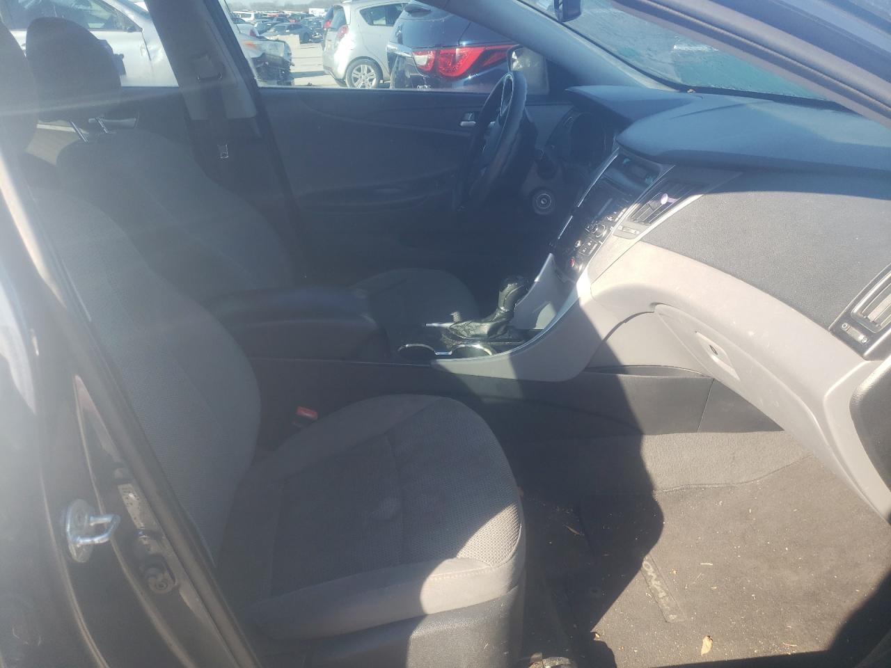 Photo 5 from auction – 2013 HYUNDAI SONATA GLS with VIN 5NPEB4AC9DH633671