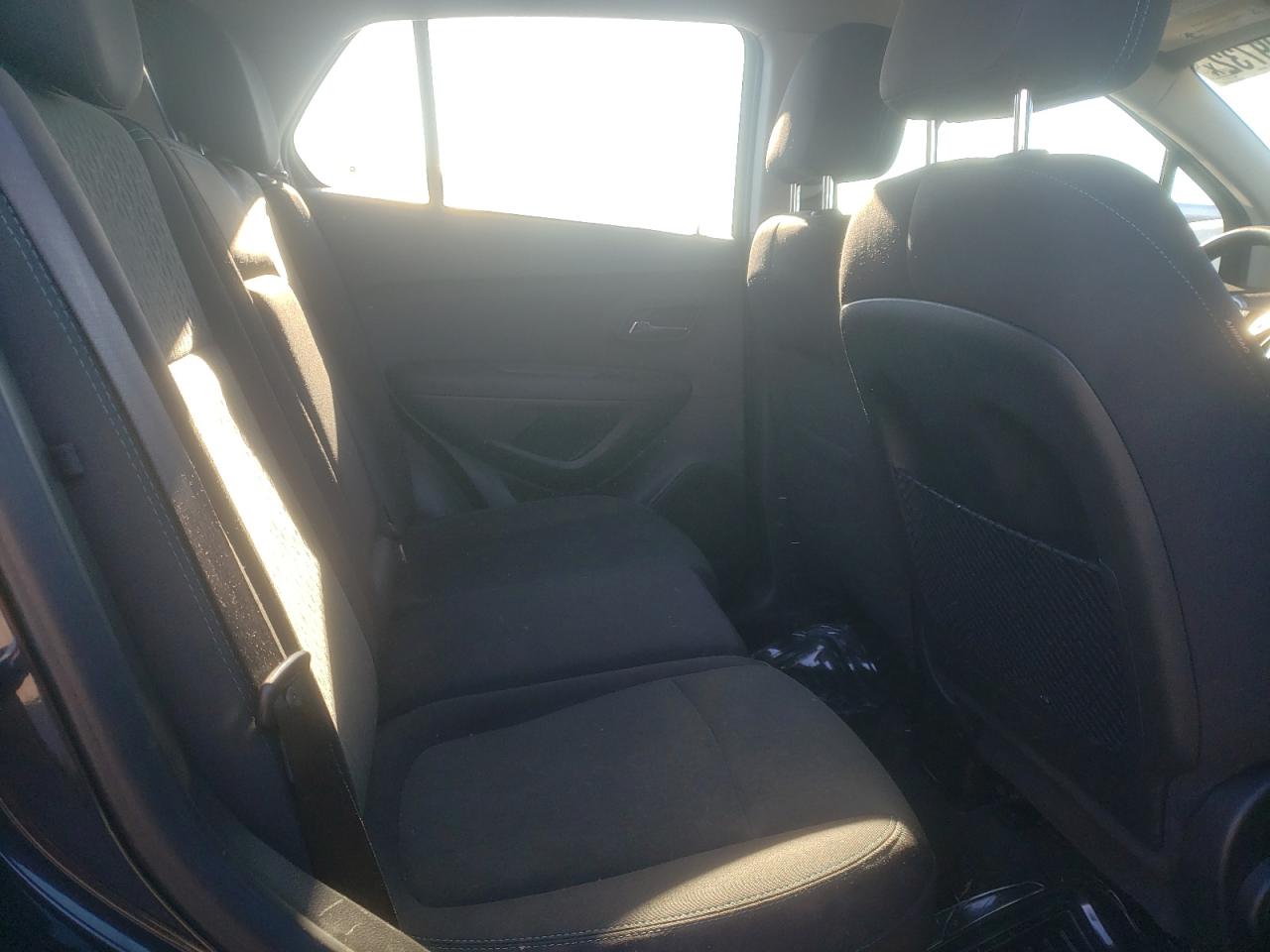 Photo 6 from auction – 2015 CHEVROLET TRAX with VIN KL7CJKSB3FB183344