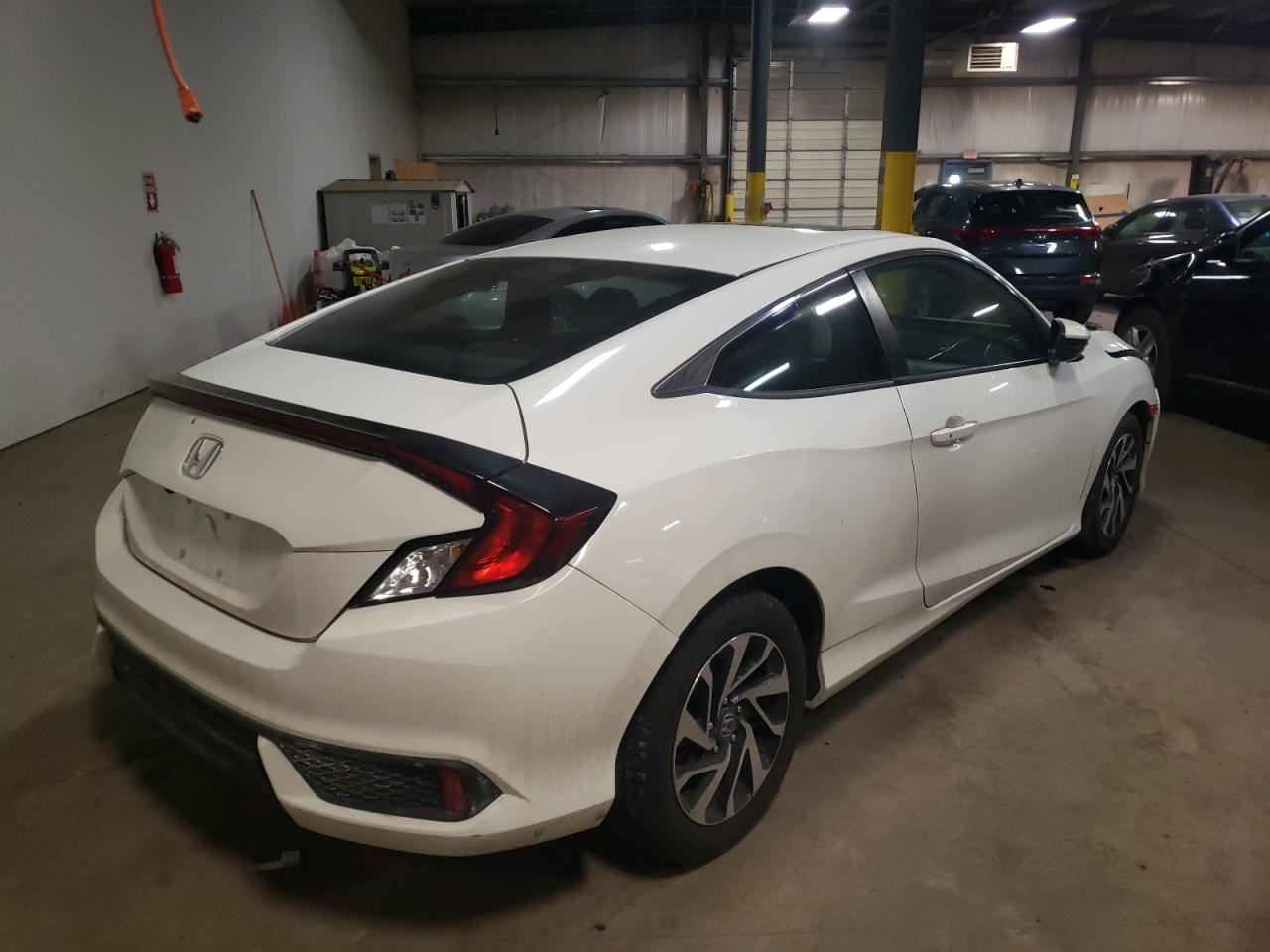 Photo 4 from auction – 2016 HONDA CIVIC LX with VIN 2HGFC4B08GH301127
