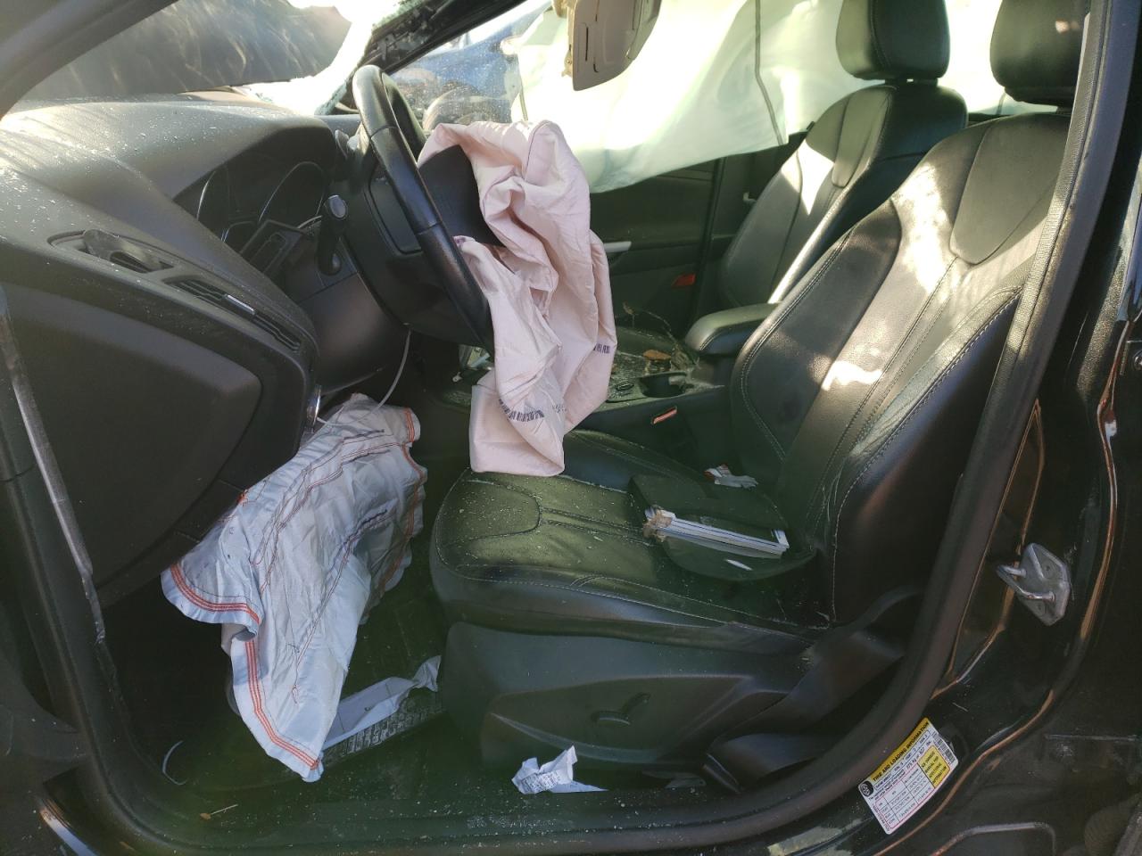 Photo 5 from auction – 2014 FORD FOCUS SE with VIN 1FADP3F21EL167731