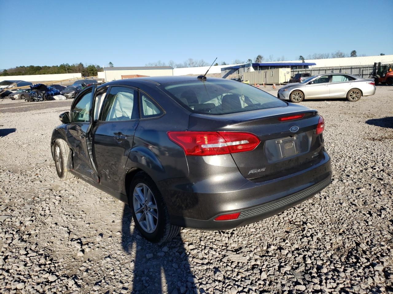 Photo 3 from auction – 2016 FORD FOCUS SE with VIN 1FADP3F24GL284514