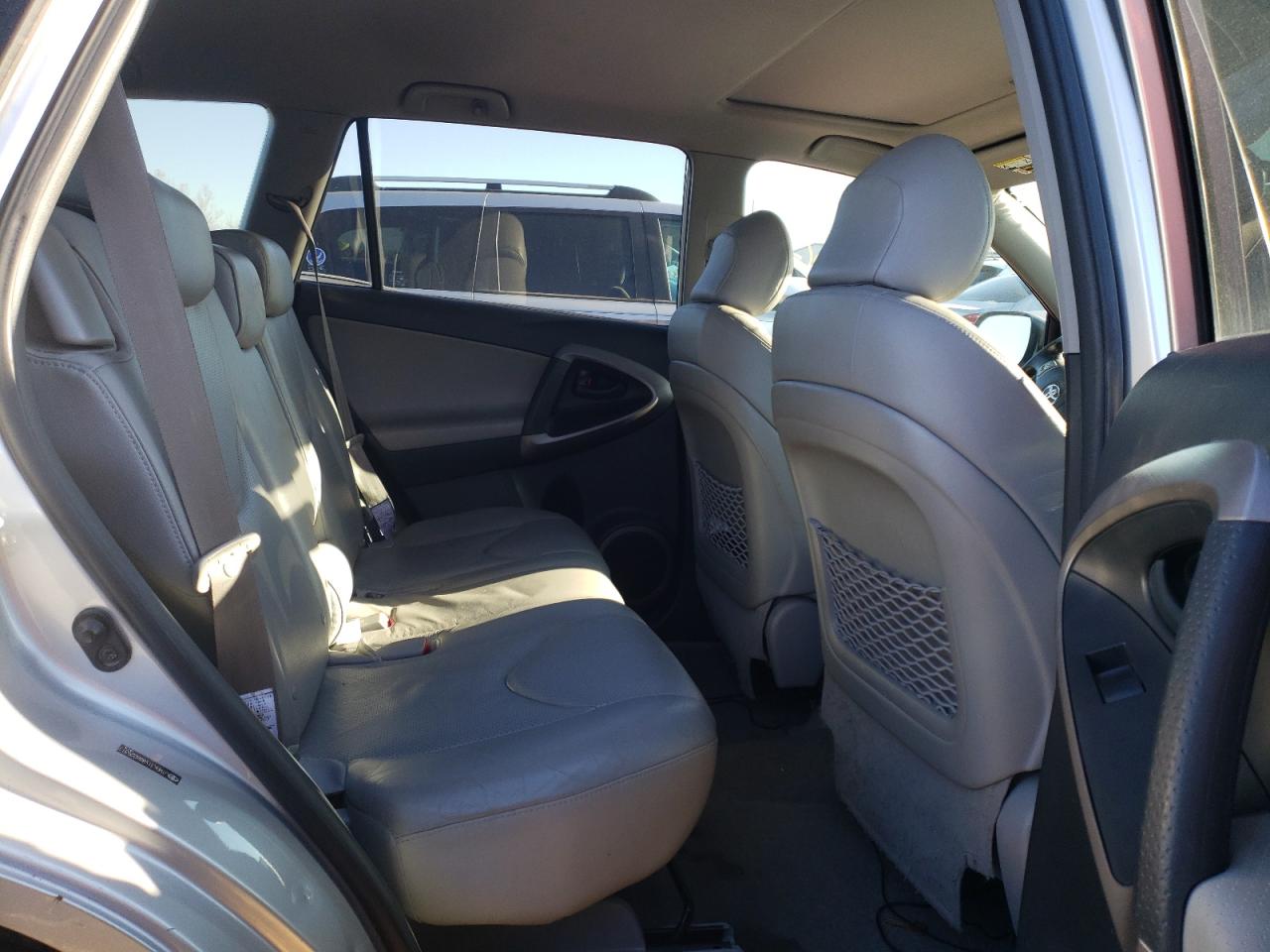 Photo 6 from auction – 2008 TOYOTA RAV4 LIMIT with VIN JTMBK31V886029317