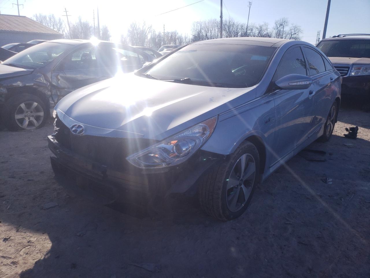Photo 2 from auction – 2012 HYUNDAI SONATA with VIN KMHEC4A42CA046915