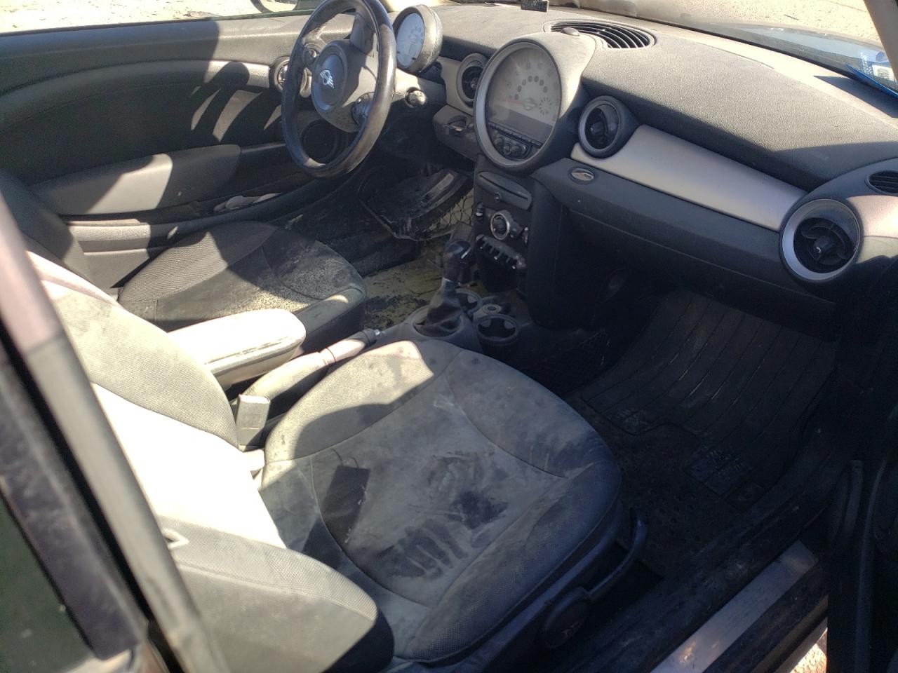 Photo 5 from auction – 2011 MINI COOPER with VIN WMWSU3C52BT091941