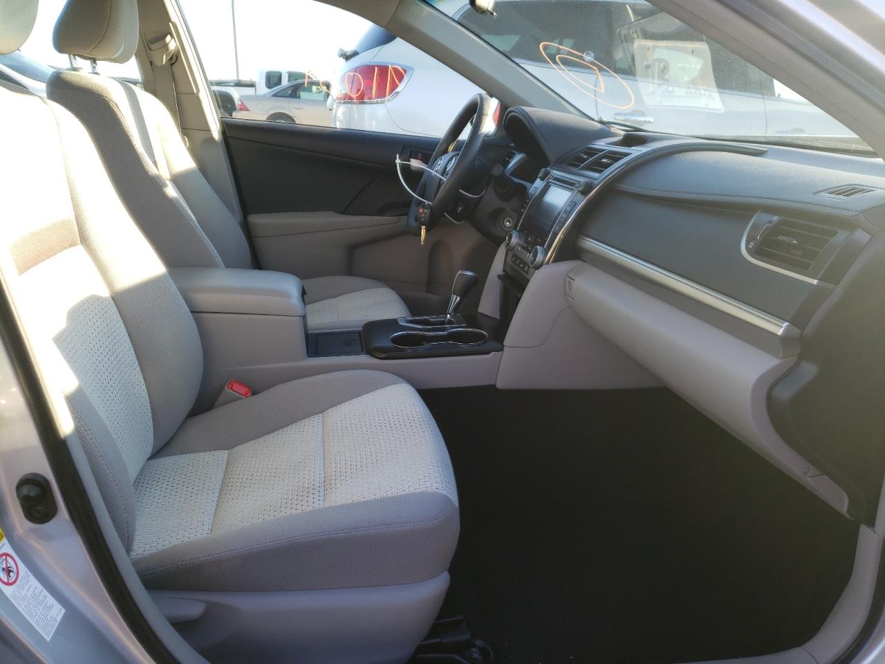 Photo 5 from auction – 2014 TOYOTA CAMRY L with VIN 4T4BF1FK3ER411772