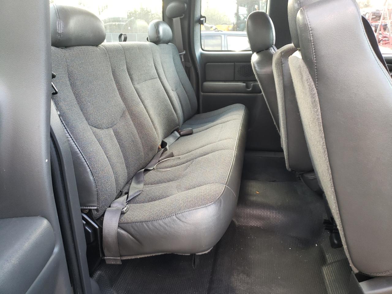 Photo 6 from auction – 2003 CHEVROLET SILVERADO with VIN 1GCEK19V83E363898