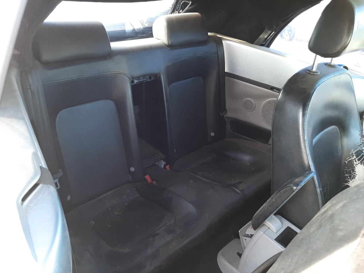 Photo 6 from auction – 2004 VOLKSWAGEN NEW BEETLE with VIN 3VWCD31Y04M340580