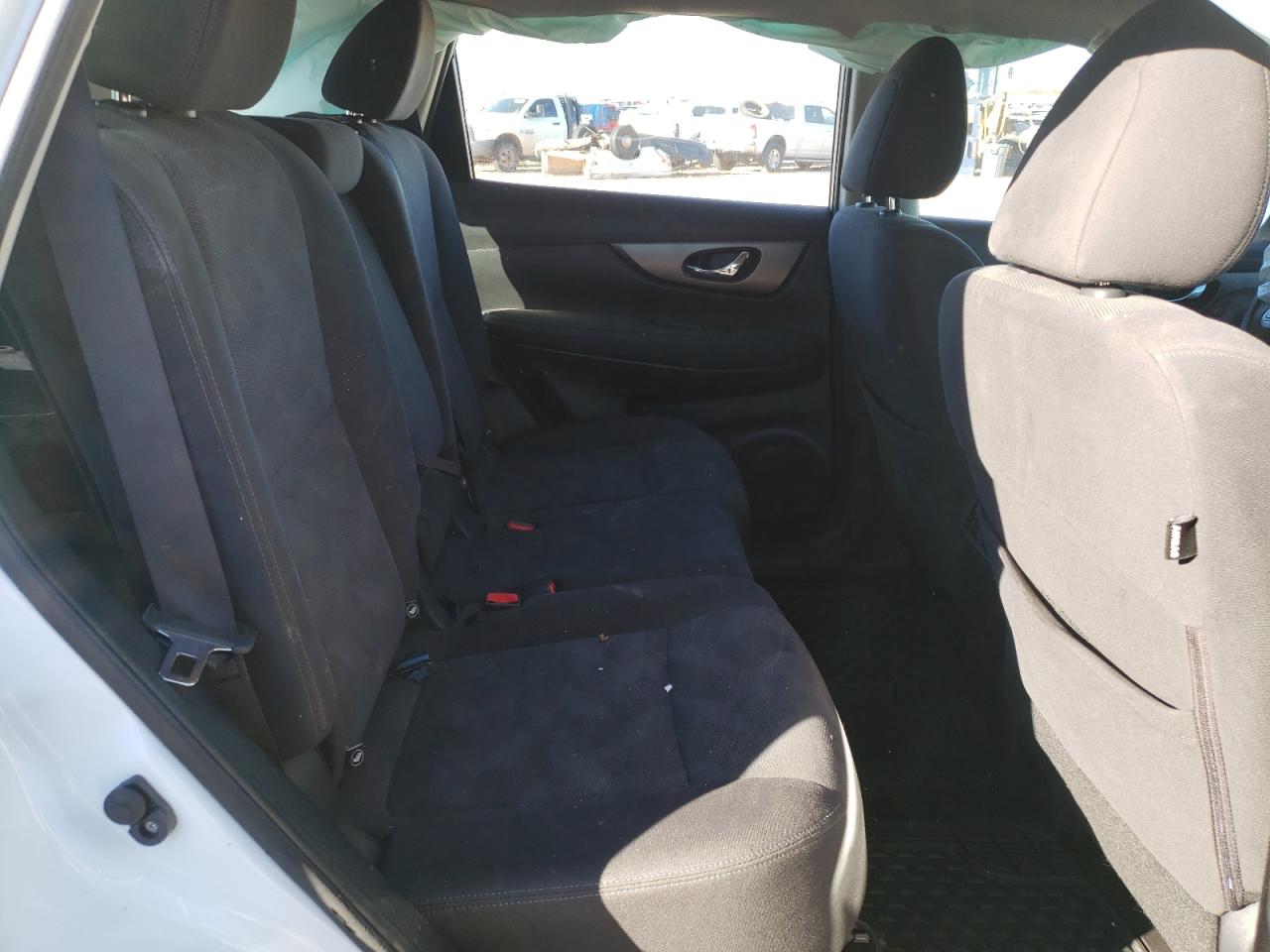 Photo 6 from auction – 2016 NISSAN ROGUE S with VIN KNMAT2MV8GP682656