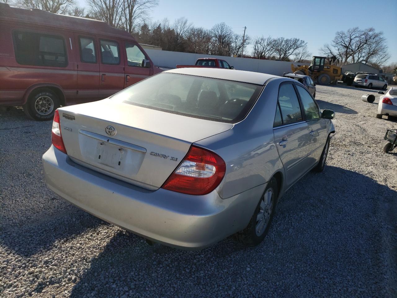 Photo 4 from auction – 2003 TOYOTA CAMRY LE with VIN 4T1BE32K83U668079