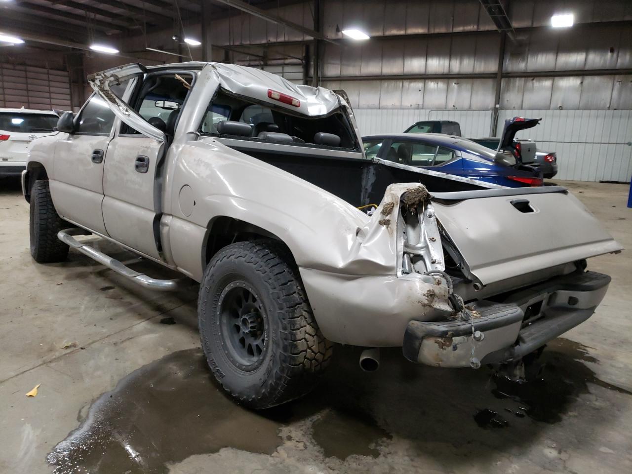 Photo 3 from auction – 2005 GMC NEW SIERRA with VIN 2GTEK13T651388102