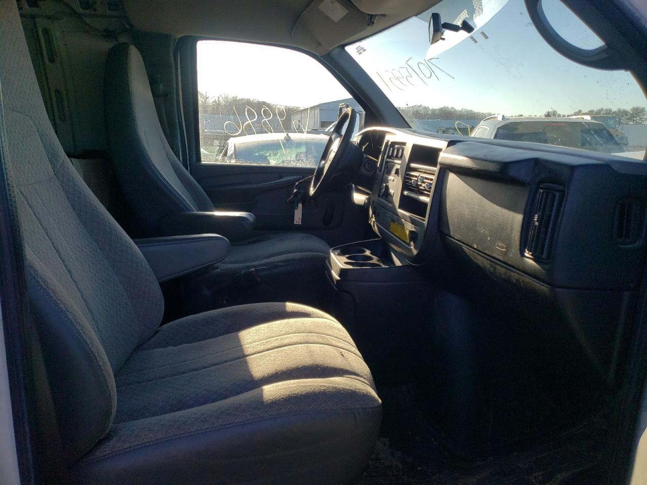 Photo 5 from auction – 2012 CHEVROLET EXPRESS G1 with VIN 1GCSGAFX2C1105989
