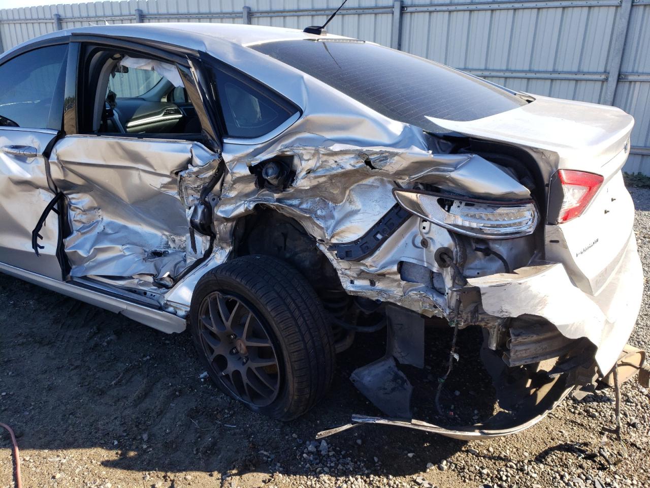 Photo 9 from auction – 2016 FORD FUSION SE with VIN 3FA6P0H73GR237427