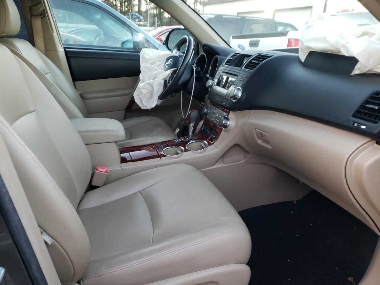 Photo 5 from auction – 2012 TOYOTA HIGHLANDER with VIN 5TDYK3EH6CS057169