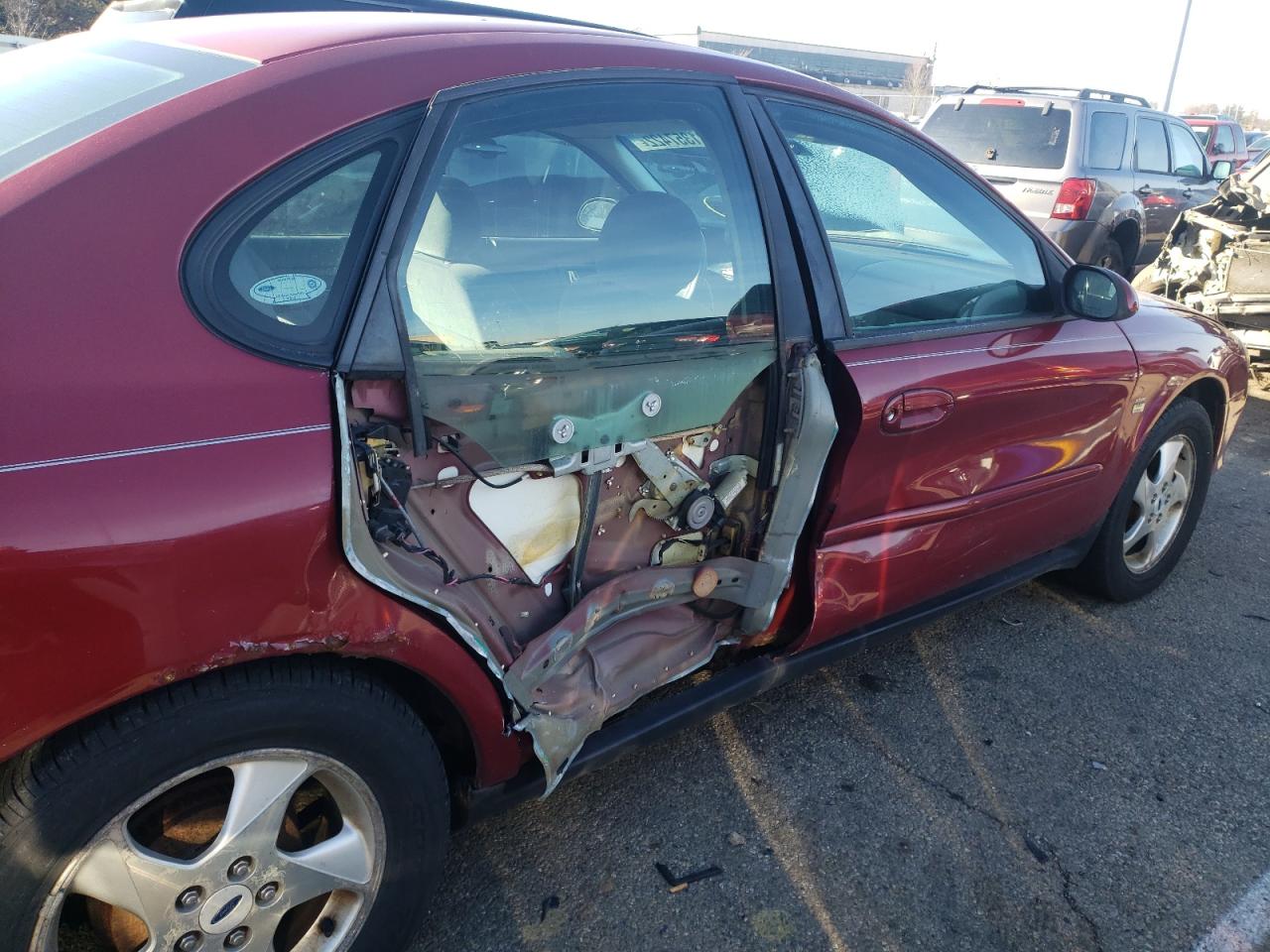Photo 9 from auction – 2002 FORD TAURUS with VIN 1FAFP55S62G253210