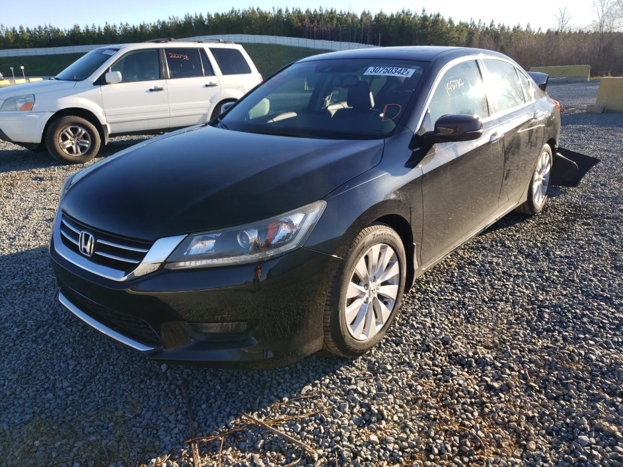 Photo 2 from auction – 2015 HONDA ACCORD EXL with VIN 1HGCR2F85FA036735
