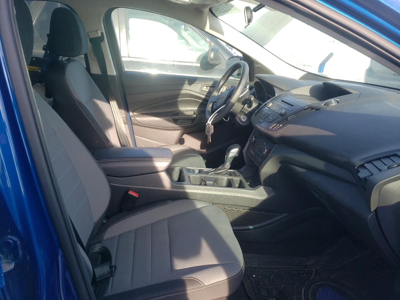 Photo 5 from auction – 2017 FORD ESCAPE S with VIN 1FMCU0F70HUE52312