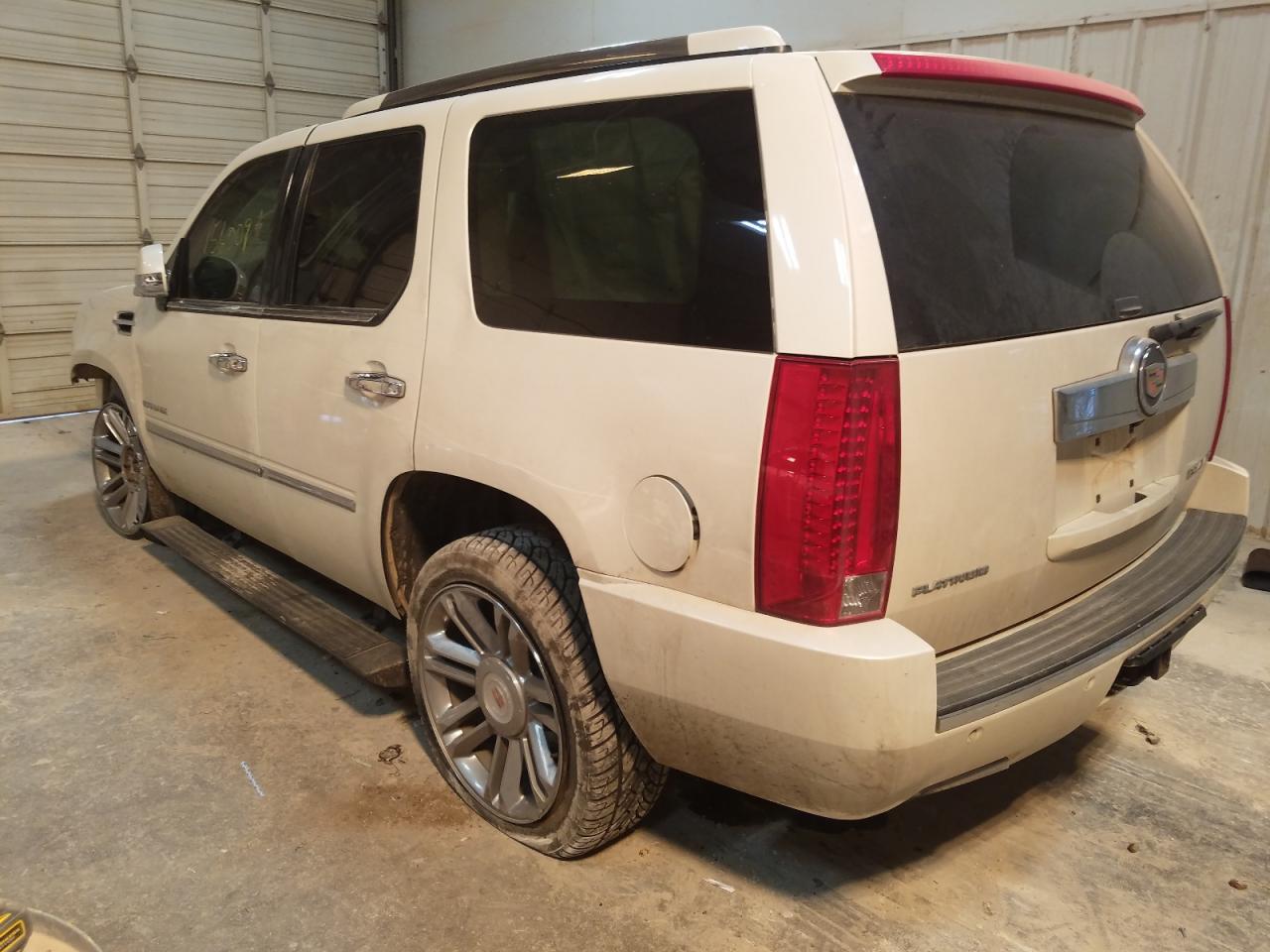 Photo 3 from auction – 2013 CADILLAC ESCALADE P with VIN 1GYS4DEF5DR165734