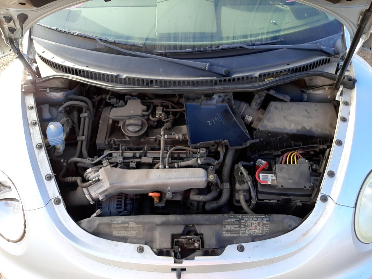 Photo 7 from auction – 2004 VOLKSWAGEN NEW BEETLE with VIN 3VWCD31Y04M340580