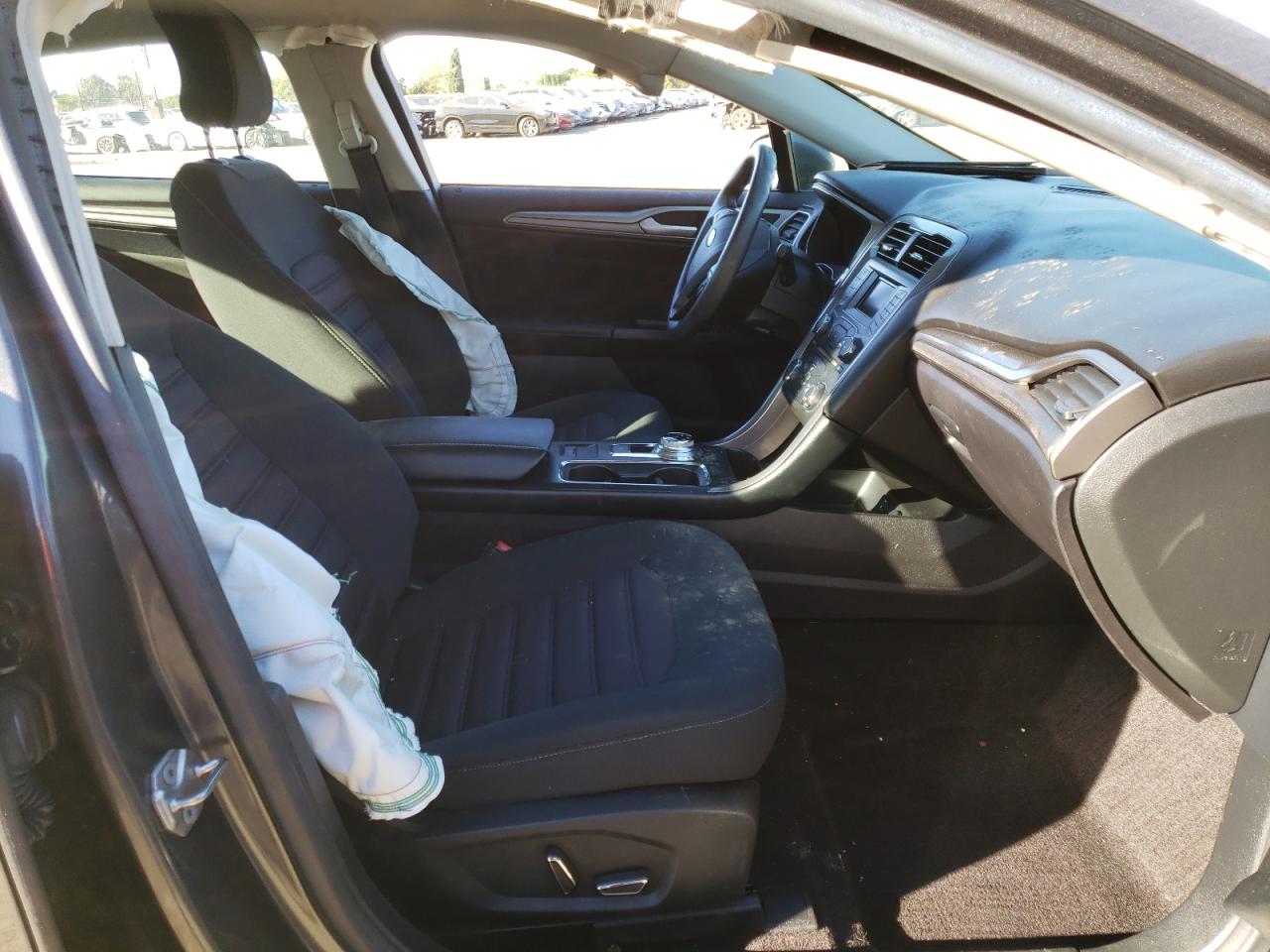 Photo 5 from auction – 2017 FORD FUSION SE with VIN 3FA6P0H75HR126122