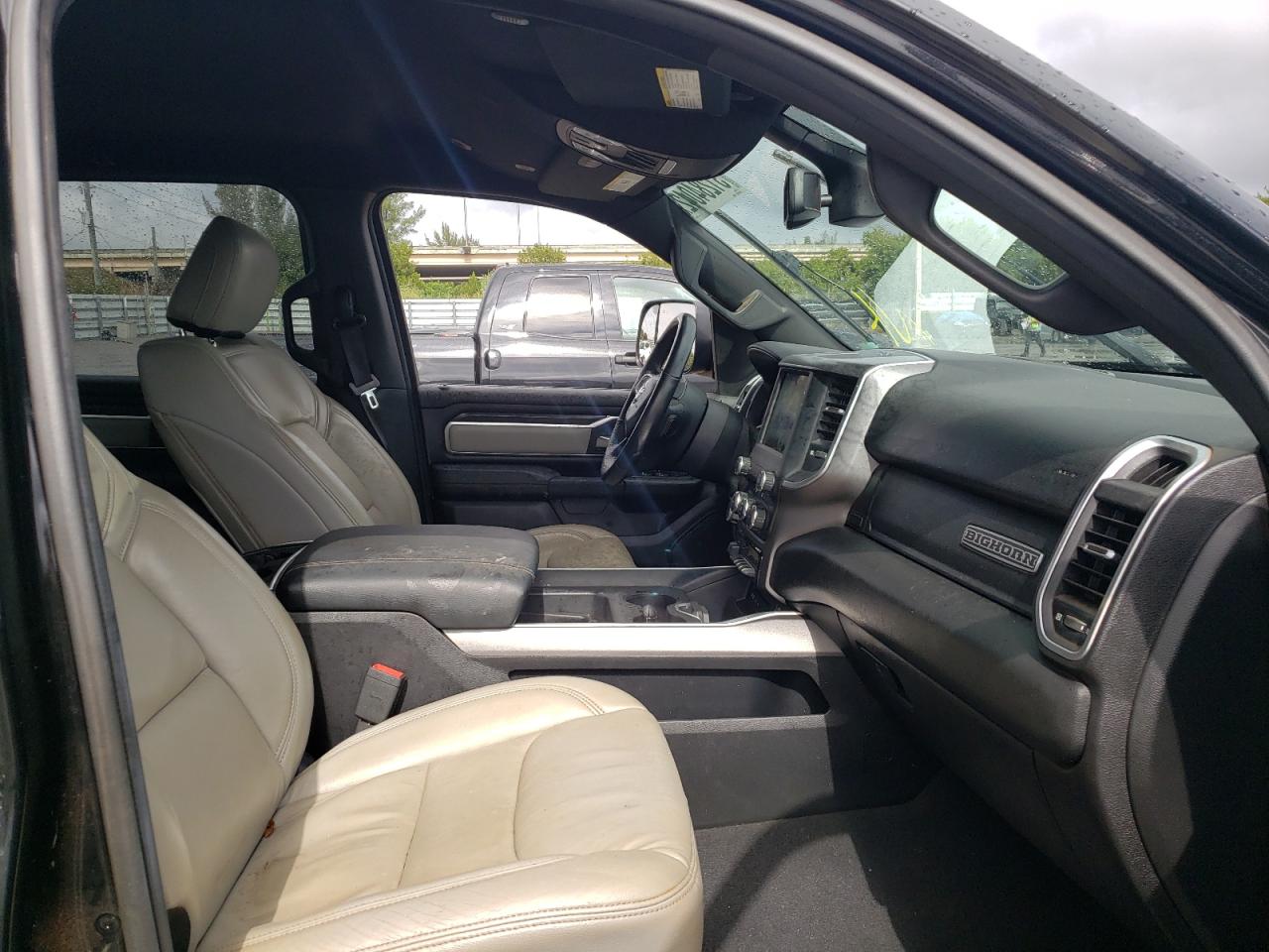 Photo 5 from auction – 2019 RAM 1500 BIG H with VIN 1C6SRFMT3KN742301
