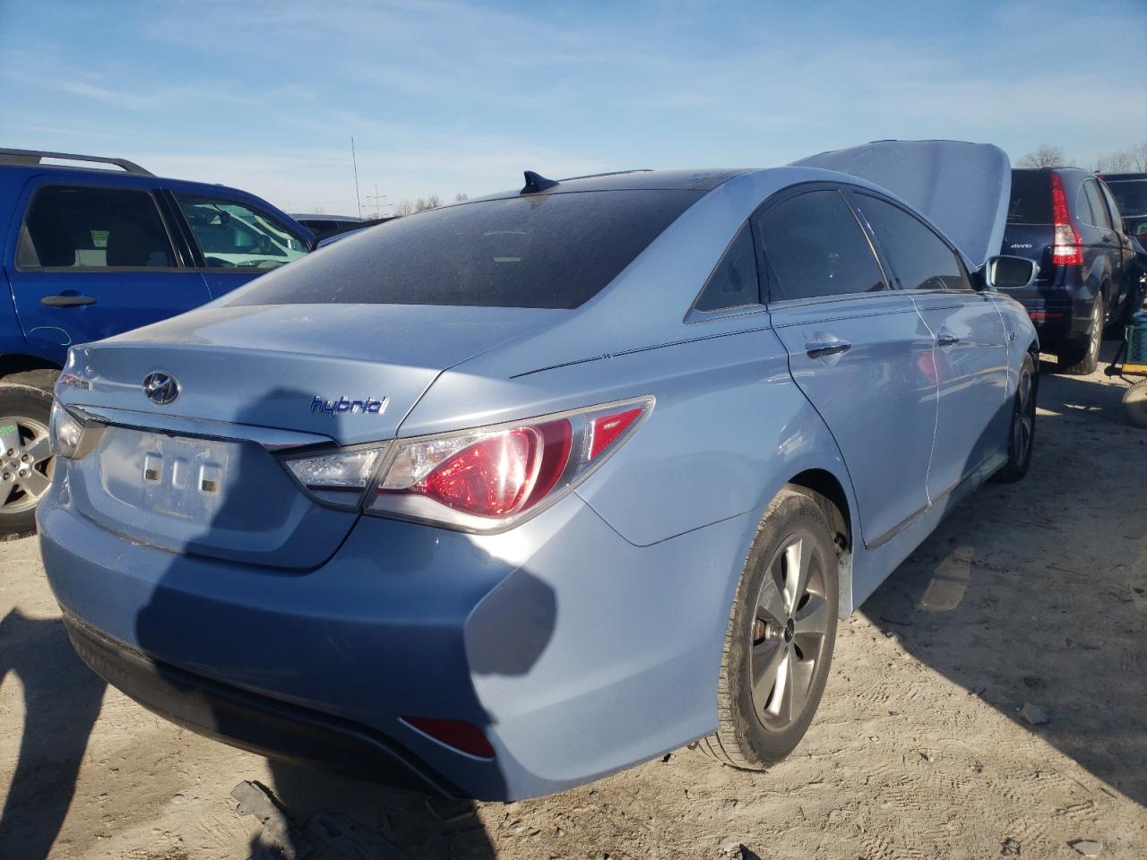 Photo 4 from auction – 2012 HYUNDAI SONATA with VIN KMHEC4A42CA046915