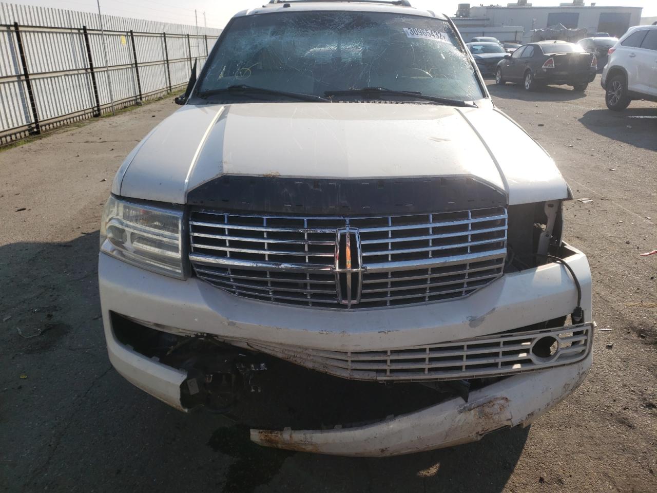 Photo 9 from auction – 2007 LINCOLN NAVIGATOR with VIN 5LMFU27537LJ18587