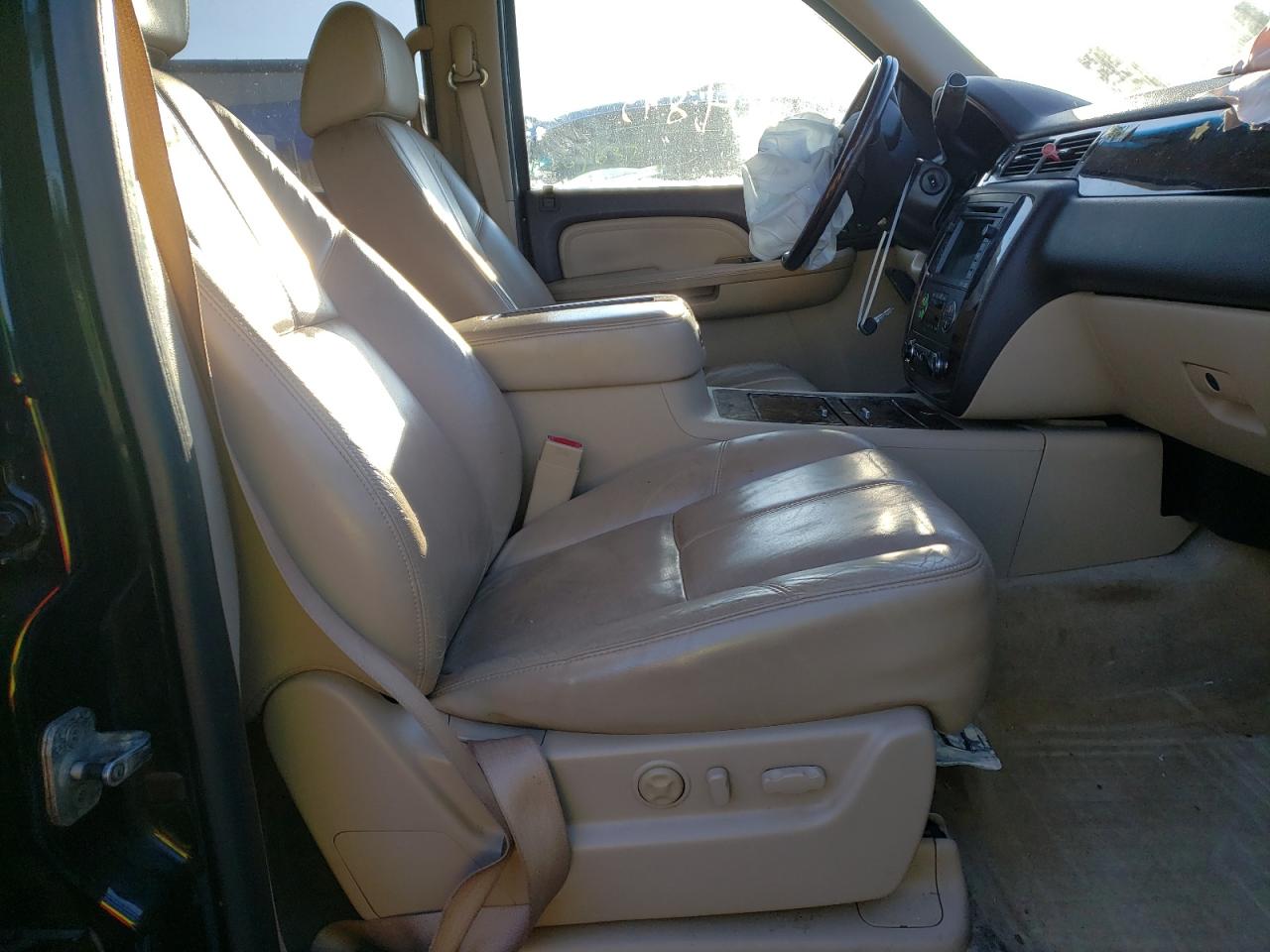Photo 5 from auction – 2008 GMC YUKON DENA with VIN 1GKFK63828J234160