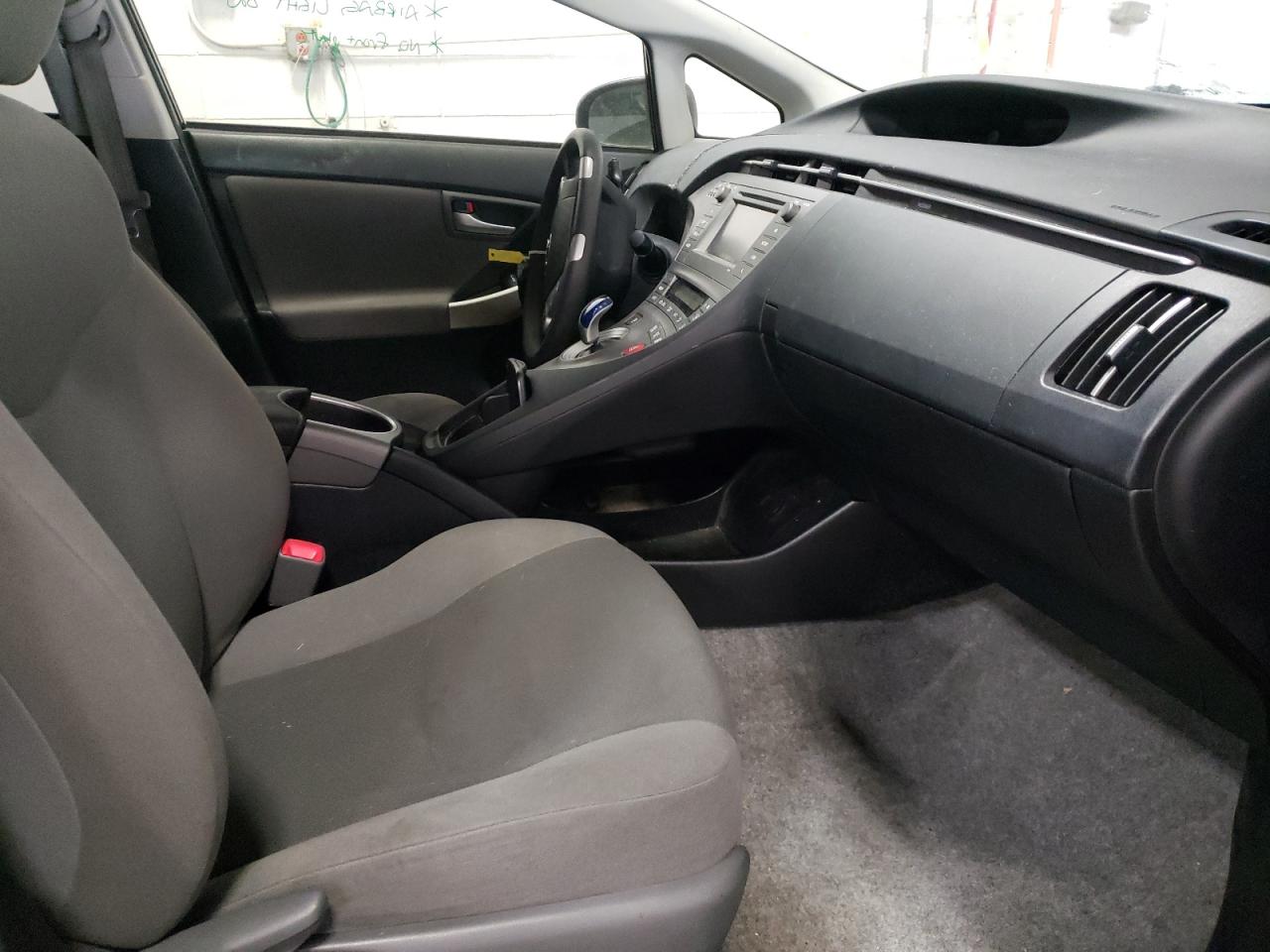 Photo 5 from auction – 2013 TOYOTA PRIUS with VIN JTDKN3DU3D0345344