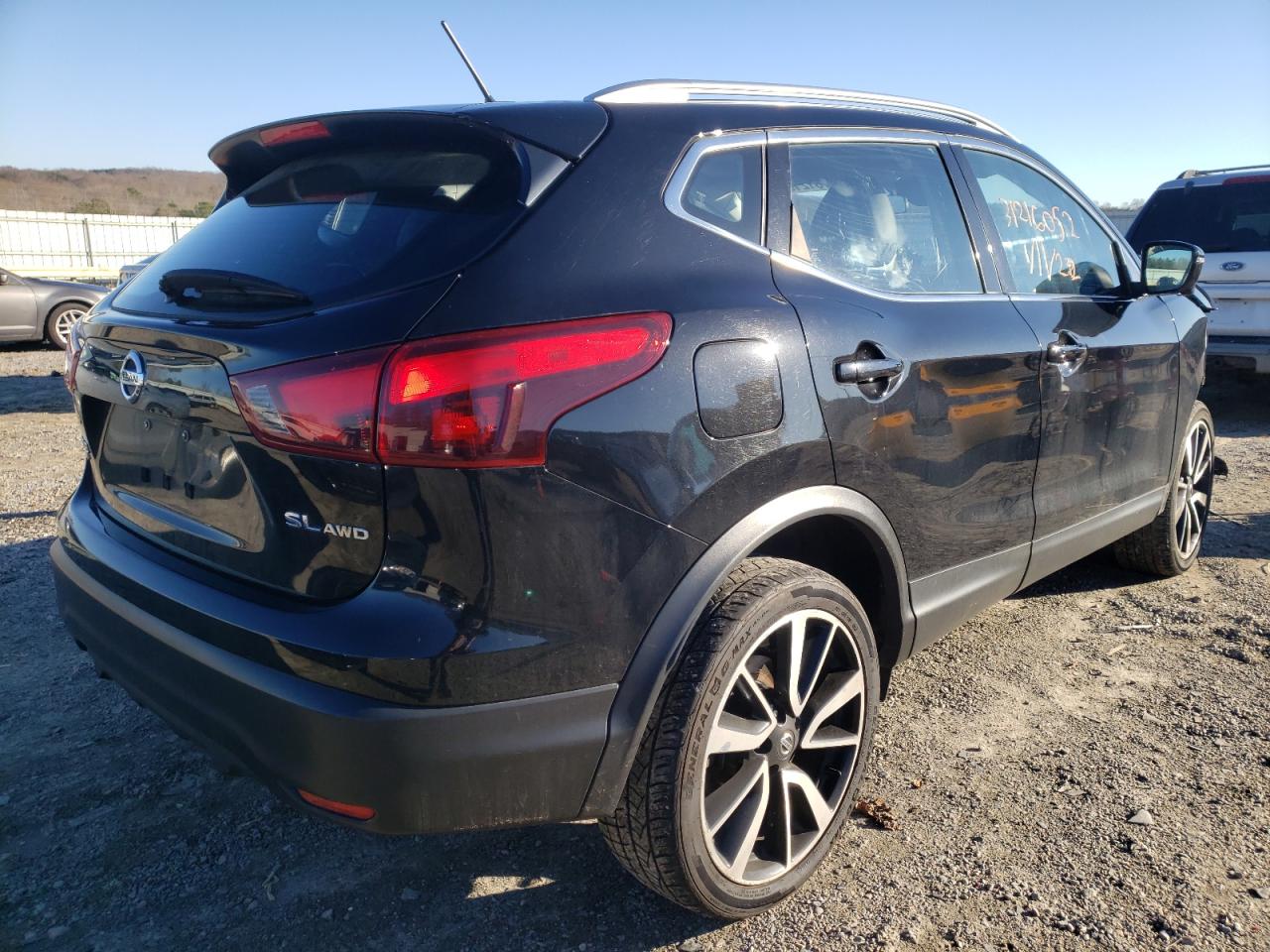Photo 4 from auction – 2018 NISSAN ROGUE with VIN JN1BJ1CR6JW294379