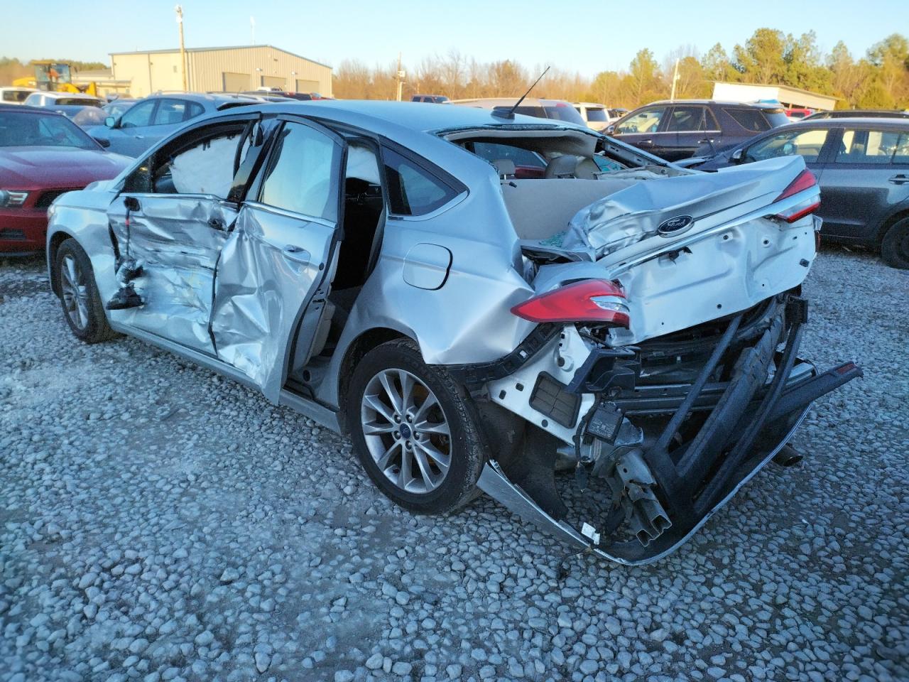 Photo 3 from auction – 2017 FORD FUSION SE with VIN 3FA6P0H76HR369972