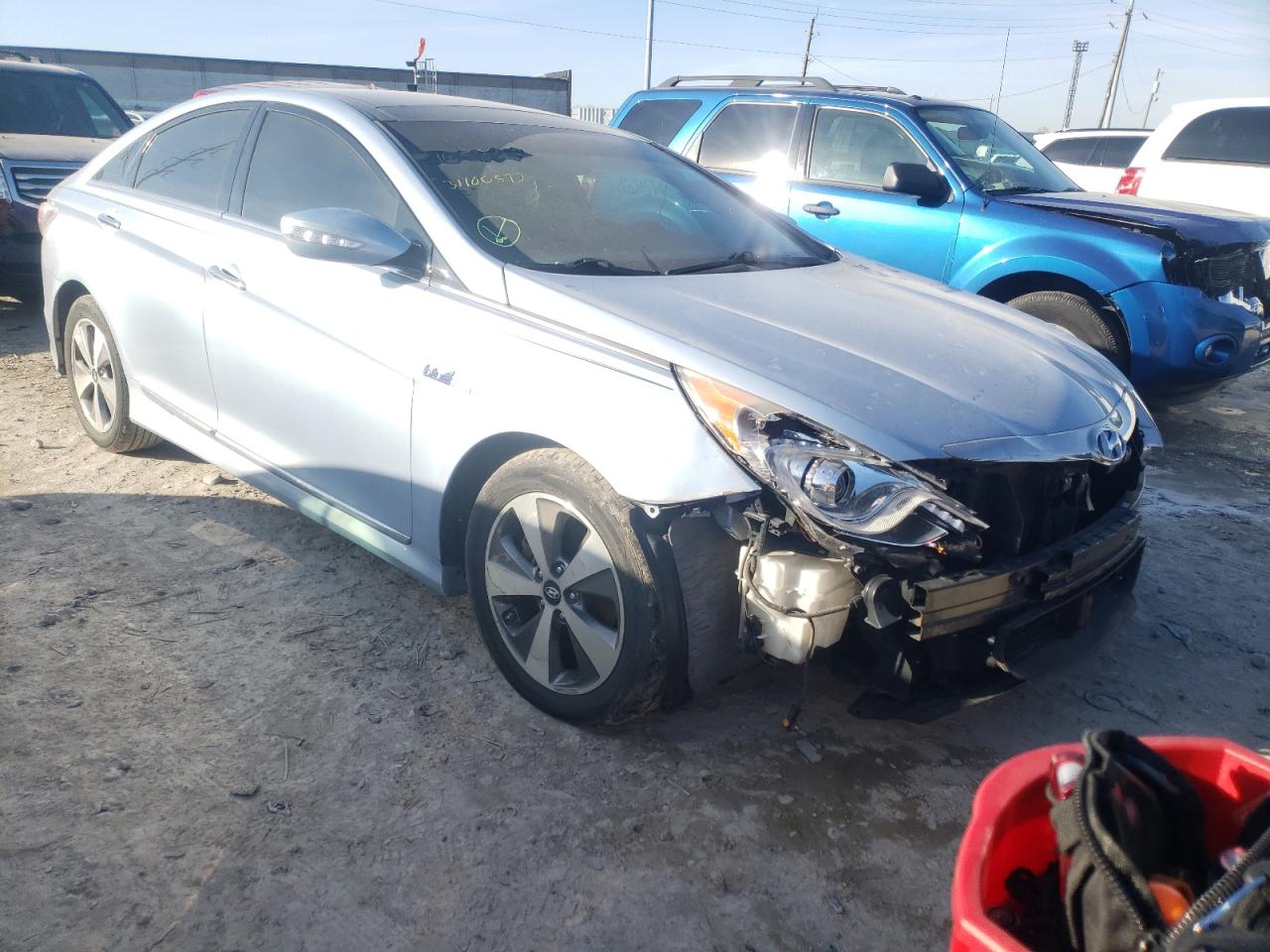 HYUNDAI SONATA 2012 with VIN KMHEC4A42CA046915 - Photo from auction