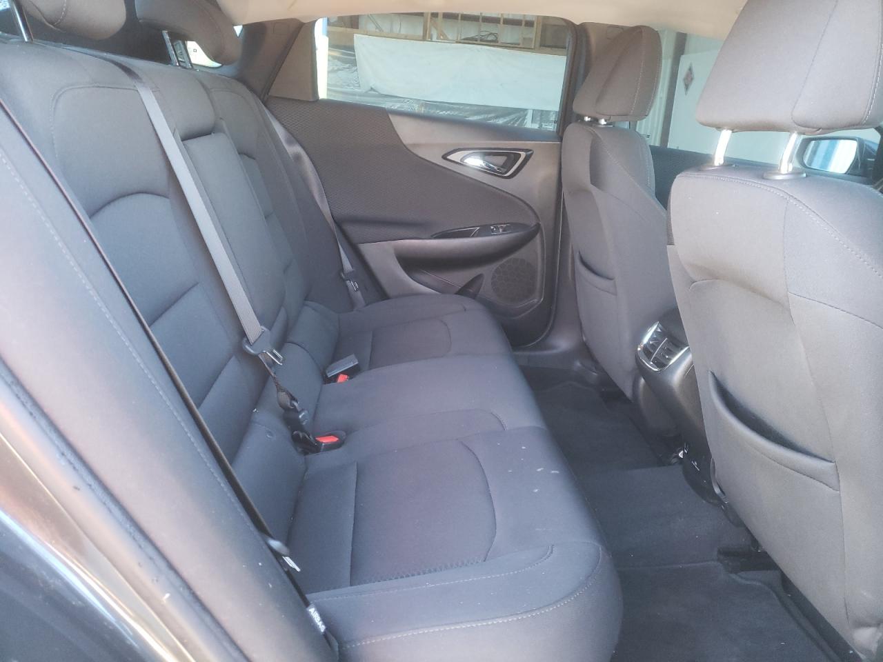Photo 6 from auction – 2017 CHEVROLET MALIBU LT with VIN 1G1ZE5ST7HF200078