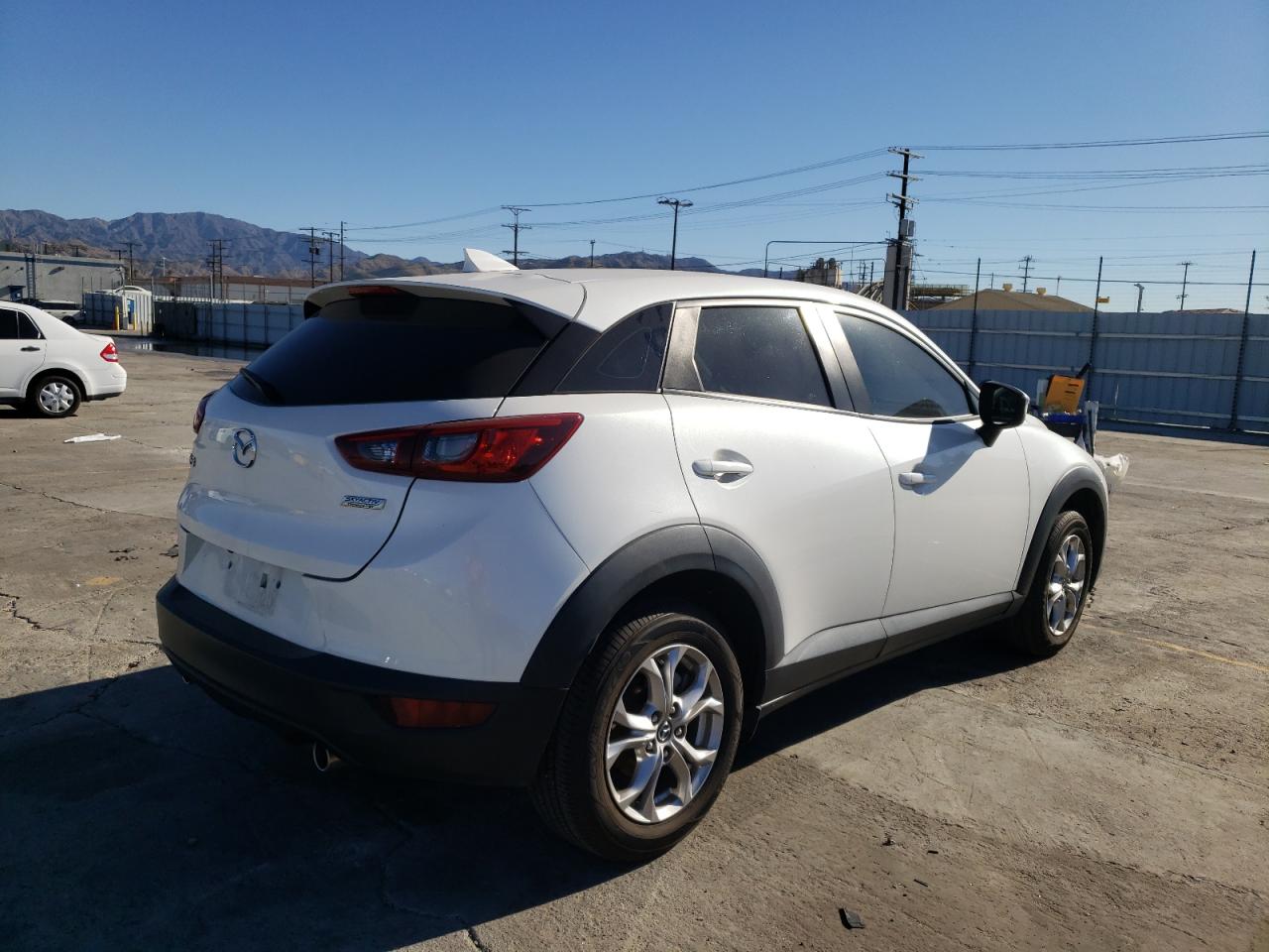 Photo 4 from auction – 2019 MAZDA CX-3 SPORT with VIN JM1DKDB76K0415212