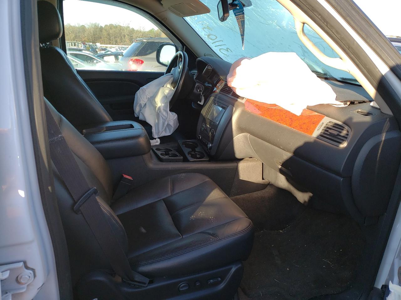 Photo 5 from auction – 2012 GMC YUKON with VIN 1GKS1CE03CR251860