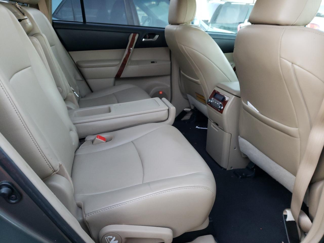 Photo 6 from auction – 2012 TOYOTA HIGHLANDER with VIN 5TDYK3EH6CS057169