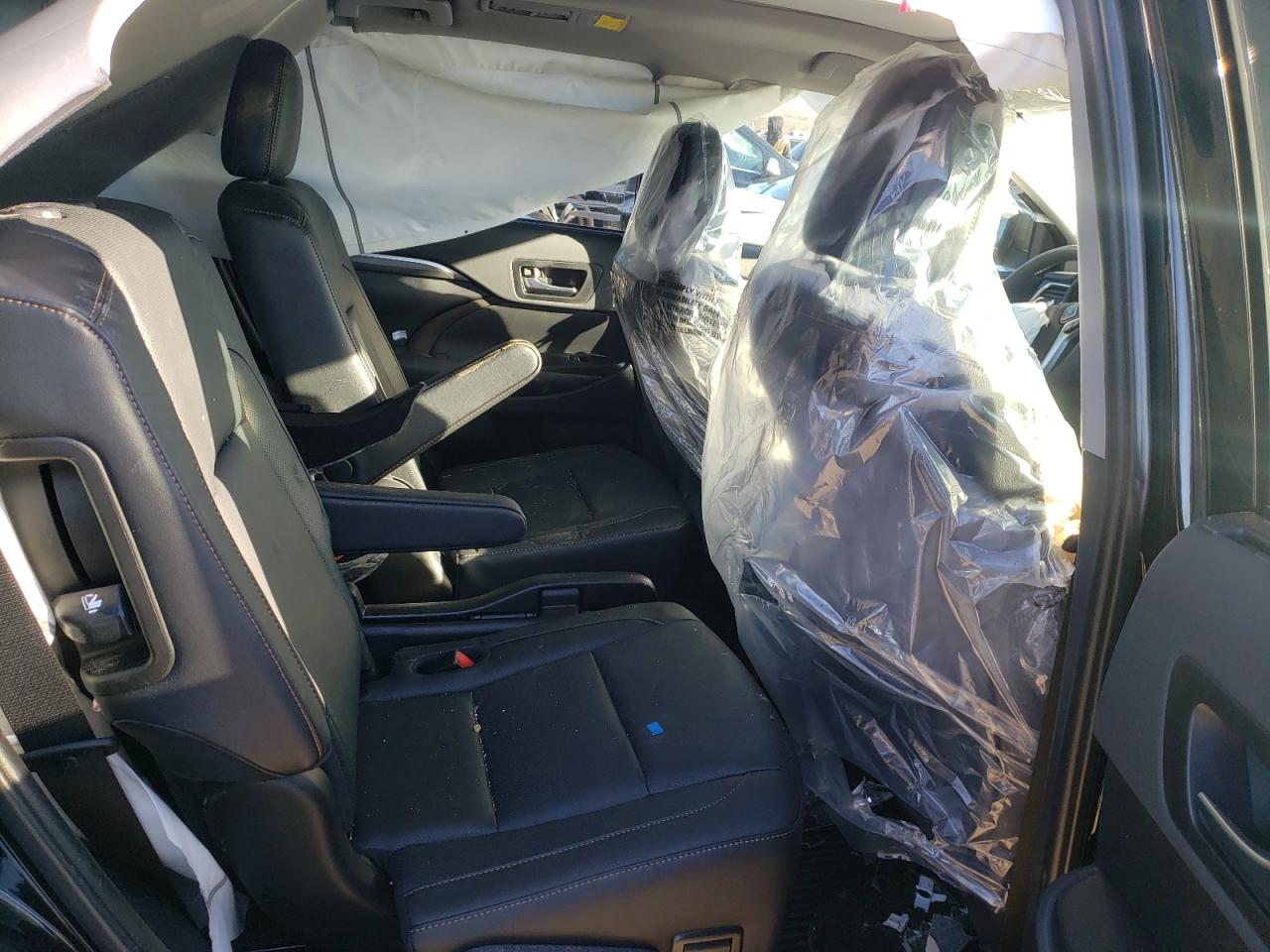 Photo 6 from auction – 2019 TOYOTA HIGHLANDER with VIN 5TDDZRFH7KS959274